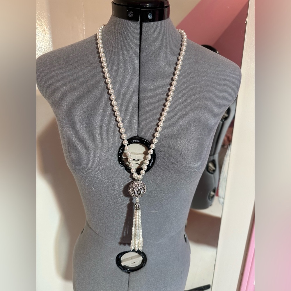 Pearl Tassel Necklace Vintage Style Pendant Necklace w/Rhinestone Medallion